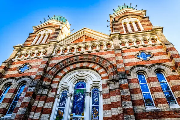 Renkli Cephe St Joseph Katedrali Tianjin Çin Kilisesi. Roma Katolik Kilisesi 1916 'yı inşa etti. Yok Edilmiş Kültür Devrimi, 1980 'de yeniden inşa edildi..