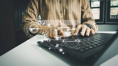 SEO Arama Motoru Optimizasyonu, PC ile İnternet 'te bilgi arayışı, istenen verileri bulmak için web sayfası arama çubuğu, küresel veri bağlantısı, çevrimiçi alışveriş, veritabanı depolama sistemi.