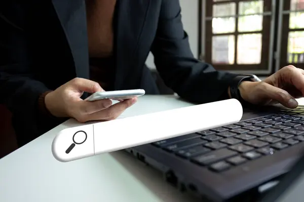 SEO Arama Motoru optimizasyonu, Arama teknolojisi, bilgi aramak için cep telefonu kullanımı, istenen bilgiyi ya da çevrimiçi alışverişi bulmak için web siteleri arama çubuğu kullanımı.