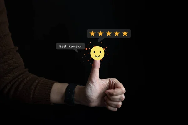 Memnuniyet müşteri deneyimi 5 yıldızlı, mutlu müşteri, en iyi eleştiri, en kaliteli hizmet, en çok değer verilen, en yüksek puan, sosyal medya çok iyi