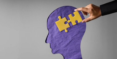 Dünya Otizm Günü Kavramları. Altın Testere Bilmecesi 'ni Beynin içine koydu. Otizm Farkındalık Günü. Nöroçeşitlilik, Ayrıcalık ve Kabullenme.