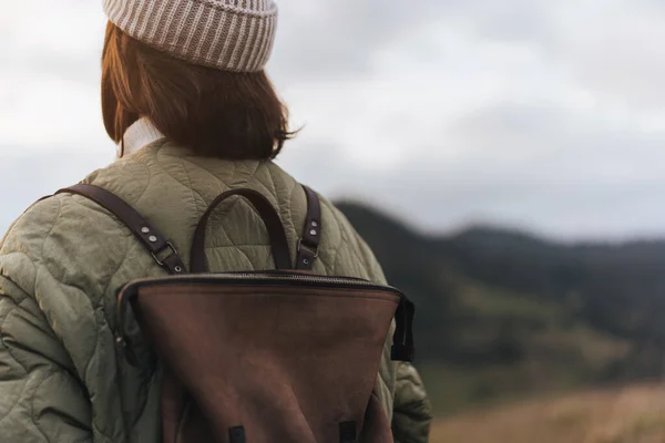 View Back Young Hiker Girl Wearing Backpack Beanie Hat Standing — Stock Photo, Image