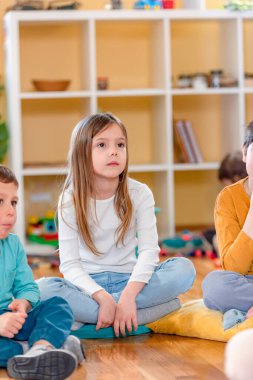 Aktif anaokulu çocukları, erken öğrenme. Sağlıklı Öğrenme Ortamı