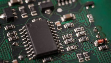 Elektronik devre kartının kapatılması veya PCB yazdırılmış devre kartı