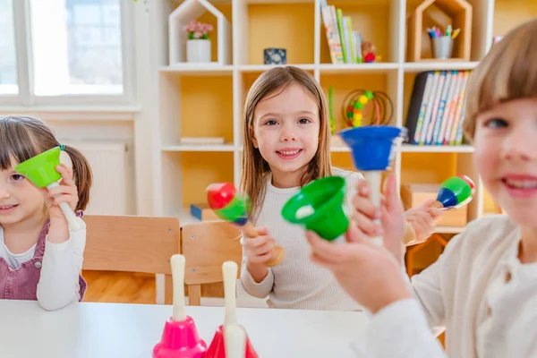 Kindergarten Children Learning Music Using Various Colorful Instruments Learning Music — Stock Photo, Image
