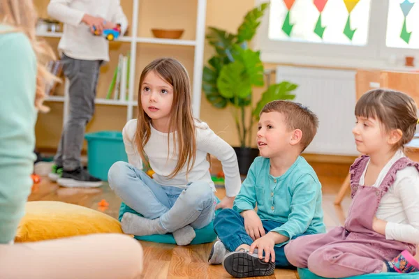 Active Preschool Children Interacting Teacher Early Learning Healthy Learning Environment — Stock Photo, Image