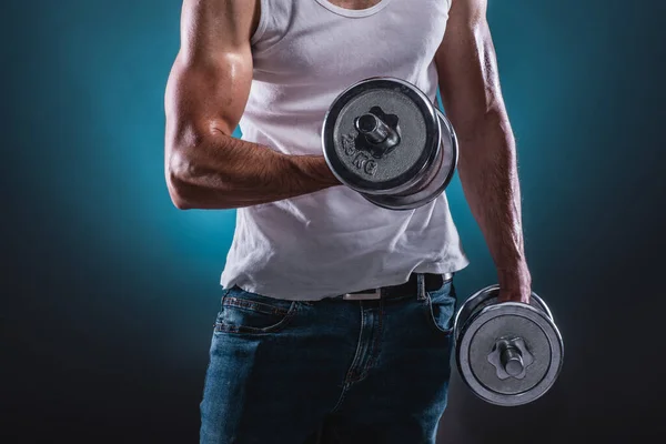 Poderoso Homem Musculoso Levantando Pesos Bonito Masculino Barbudo Jovem Hipster — Fotografia de Stock