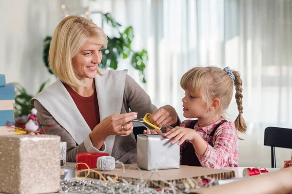 Mother Daughter Preparing Holidays Wrapping Gifts — Stock Photo, Image