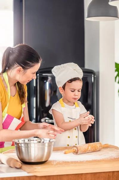 Mother Cooking Son Working Dough — Stock Photo, Image
