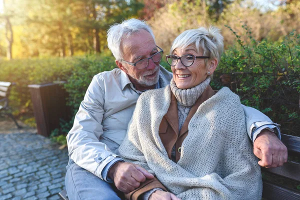 Starsza Para Zakochana Świeżym Powietrzu Zbliżenie Portret — Zdjęcie stockowe