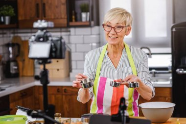 Son sınıf kadın yemek blogcusu film tarifi