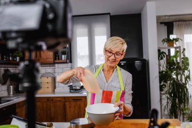 Son sınıf kadın yemek blogcusu film tarifi