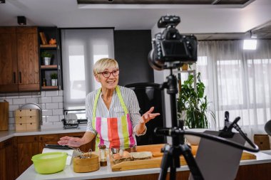 Son sınıf kadın yemek blogcusu film tarifi