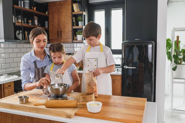 Family Cooking Together Modern Kitchen — Stock Photo, Image
