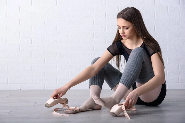 Mooie Balletdanser Bereidt Zich Voor Dansen — Stockfoto