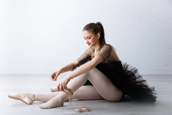 Красива Балерина Балетній Студії — стокове фото