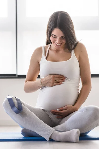 Beautiful Pregnant Woman Gym — Stock Photo, Image