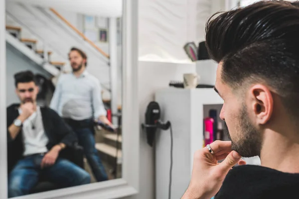 Male Client Professional Hairdressing Salon — Stock Photo, Image