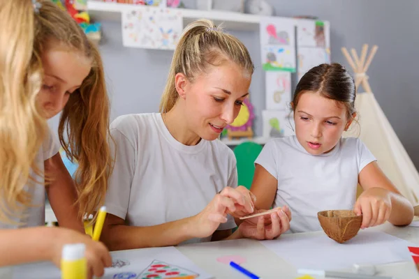 Cute Girls Drawing School Teacher — Stock Photo, Image