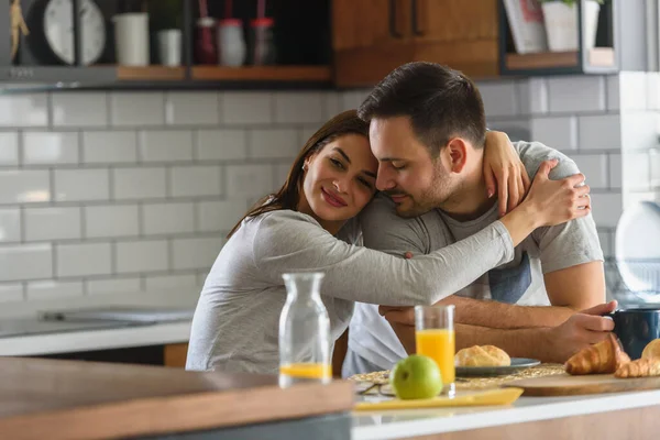 Young Handsome Married Couple Having Breakfast Morning Home Pajamas Showing — Stock Photo, Image