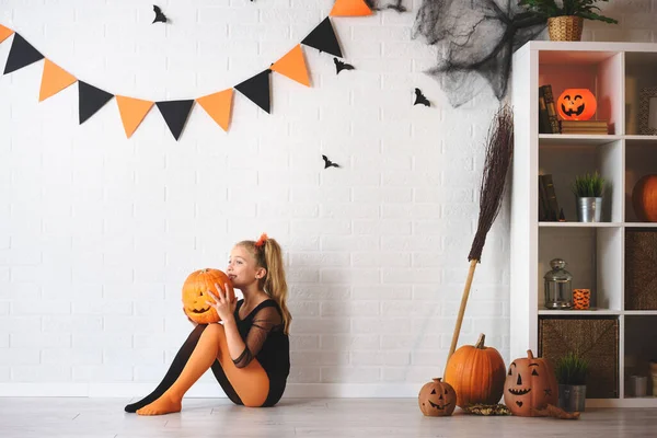 Küçük Kız Halloween Kılık — Stok fotoğraf