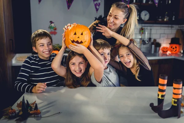 Crianças Divertindo Preparando Para Festa Halloween — Fotografia de Stock