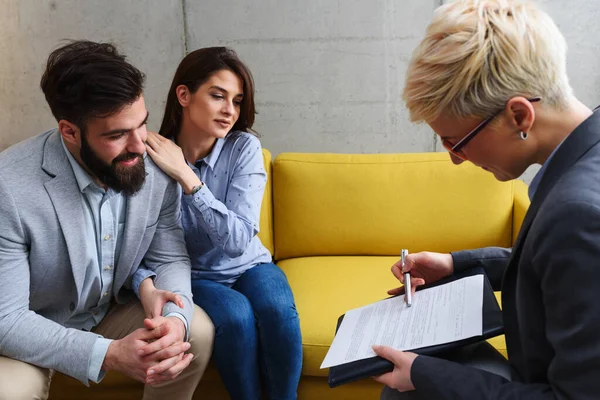 stock image Young married couple at their counselor