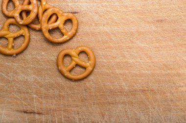 Ahşap desenli simitler. Üst Manzara. Metnin için boş yer..
