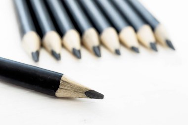 Hafif bir arka plan üzerinde kalem 