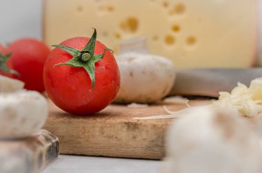 Taze Domates ve Peynir, İtalyan Gıda Hazırlama Anı