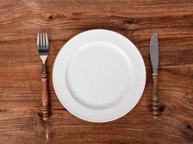 Tabak Bıçağı ve Çatal Tahta Restoran Masası