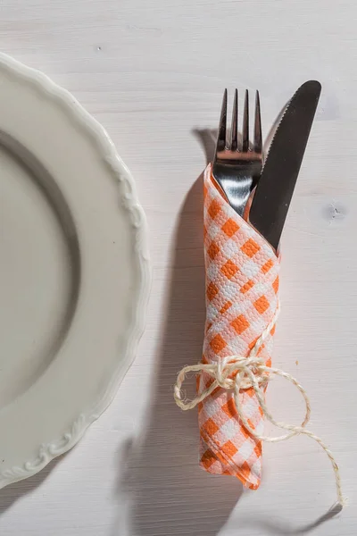 Mediterranean Restaurant Table Setup Empty Plate Cutlery — Stock Photo, Image