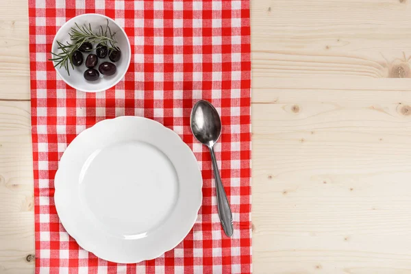 Mediterranean Restaurant Table Checkered Red Tablecloth — Stock Photo, Image