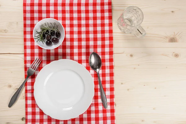 Mediterranean Restaurant Table Checkered Red Tablecloth — Stock Photo, Image