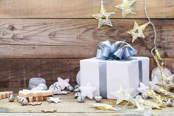Decoración Navidad Con Caja Regalo Sobre Fondo Madera — Foto de Stock