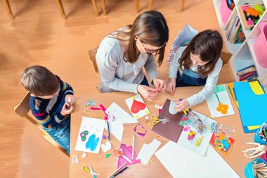 kindergarten art and craft class clipart