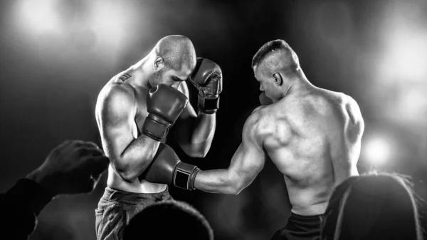ボクシングファイトの2人の選手 — ストック写真