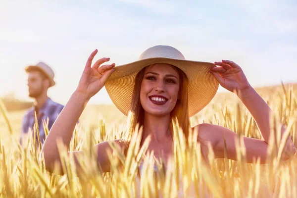 Girl Wheat Field Embracing Nature — Stock Photo, Image