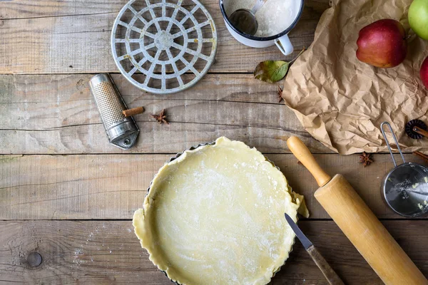 Apple Pie Making Rustic Wooden Table — Stock Photo, Image