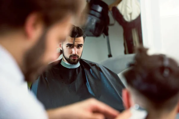 Man Having His Beard Trimmed Hairdressing Salon — Stock Photo, Image