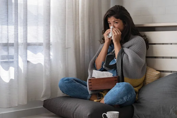 Young Woman Home Wiping Her Nose Sneezing Having Cold Flu — Stock Photo, Image