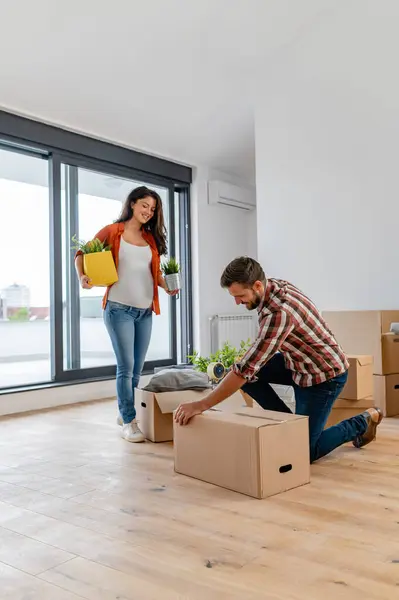 Young Man Woman Boxes New Home Royalty Free Stock Photos