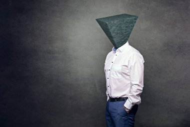 Ofiste arkadaşça olmayan, sevimsiz ya da inatçı meslektaşının ve kötü çalışma ortamının sembolik bir resmi.