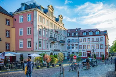 HEIDELBERG, BADEN-WUERTTEMBERG, ALMANY - CIRCA MAYIS 2023: Heidelberg, Almanya 'dan Neckarstaden.