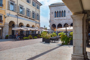 UDINE, FRIULI VENEZIA GIULIA, ITALY - CIRCA HAZİRAN, 2023: Piazza della Liberta Udine, İtalya.