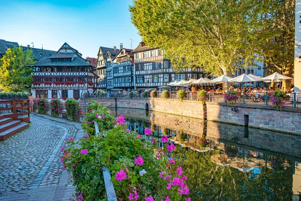 STRASBOURG, GRAND EST, FRANCE - CIRCA AĞust, 2023: Fransa 'nın Strazburg şehrinin Petite France' ı.