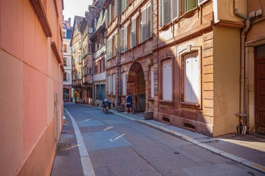 STRASBOURG, GRAND EST, FRANCE - CRCA AĞUSTOS, 2023: Fransa 'nın Strazburg kentinin manzarası.