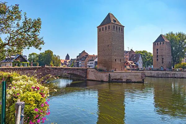 Estrasburgo Grande Est França Circa August 2023 Ponts Couverts Barrage Fotos De Bancos De Imagens