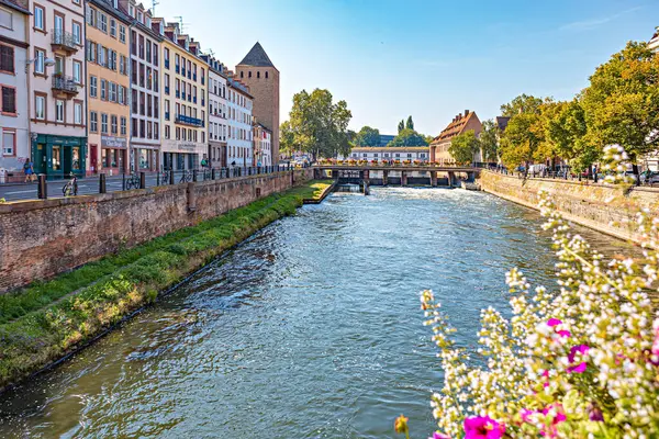 Estrasburgo Grande Est França Circa August 2023 Ponts Couverts Barrage Fotos De Bancos De Imagens Sem Royalties