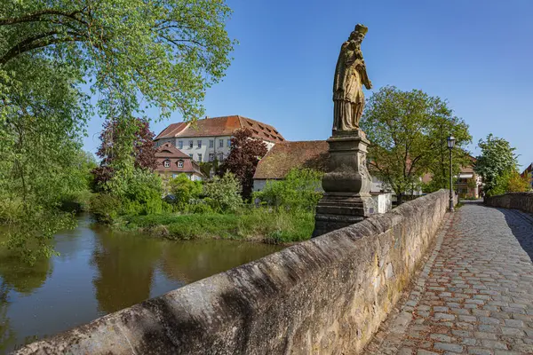 Alte Aischbruecke Dan Istana Hoechstadt Hoechstadt Bavaria Jerman Stok Gambar